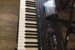 Prodám Nová Yamaha Genos XXL Set, Ketron SD90/SD60, Korg Pa4X